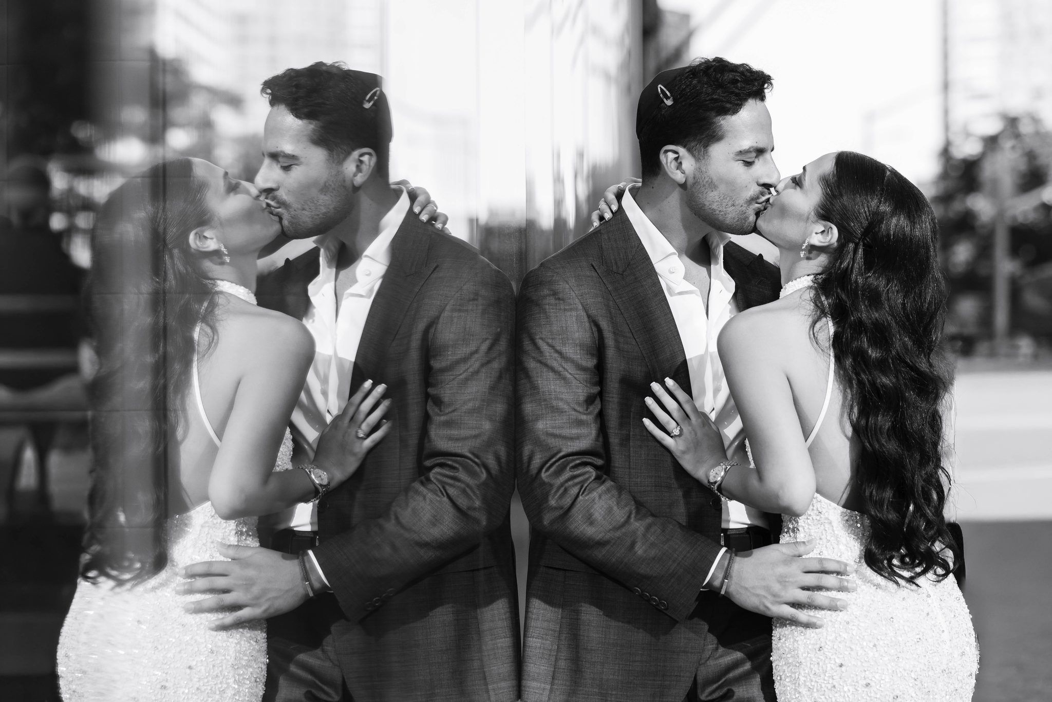 Black and white mirror kiss